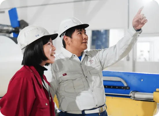 工場での試作作業