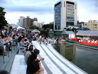 （水際公園に多くの方が来場されました）