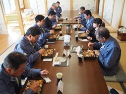 （昼食会の様子）