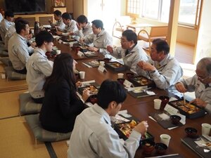 （昼食会の様子）