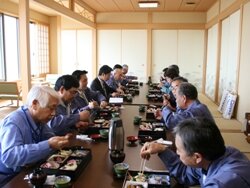 （昼食会の様子）