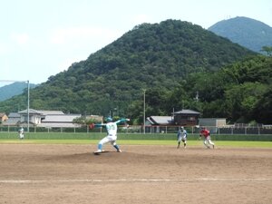 （力投する大西社員[阿南工場]）